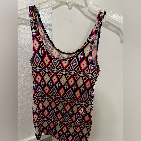 No Boundaries Pink and Black Fitted Graphic Tank Top - Picture 1 of 3